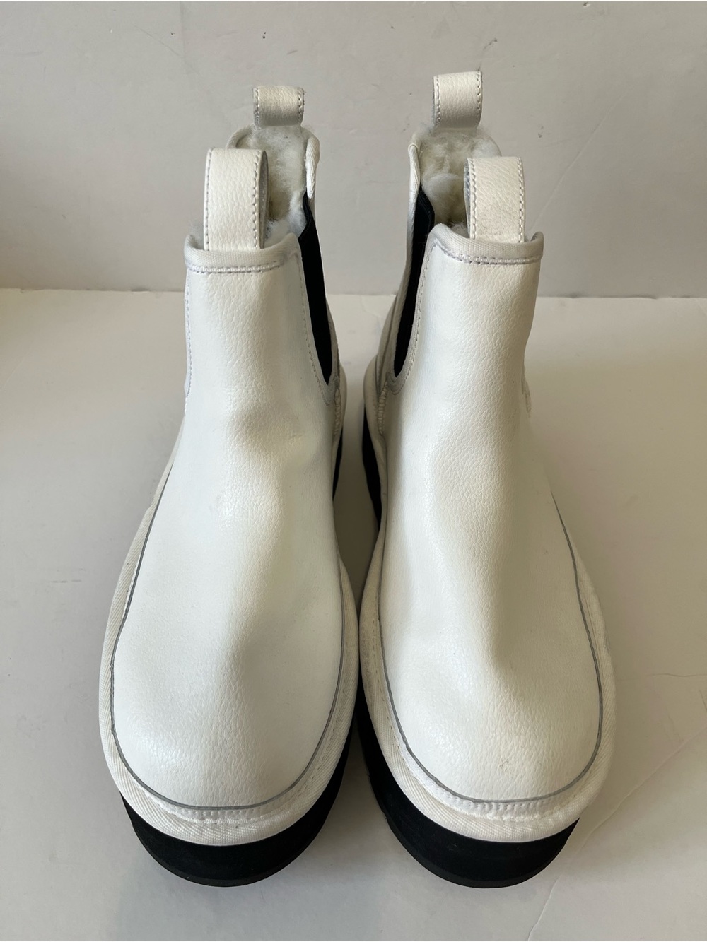 UGG Neumel Women’s White pebbled Platform Chelsea Boots Size 9 - Picture 4 of 13